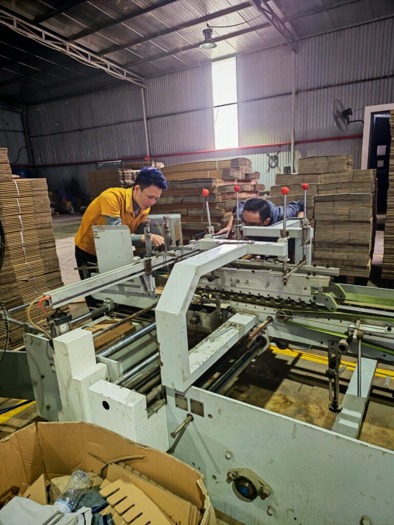 Hộp Ship COD Giá Rẻ - Giải Pháp Đóng Gói Chuyên Nghiệp Cho Chủ Shop Online